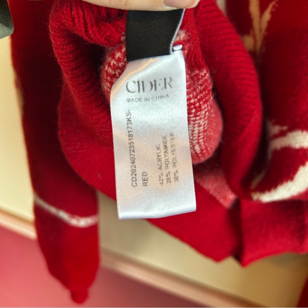 Cider Red Crewneck Sweater with Cream Ribbon Pattern - Picture 5 of 6